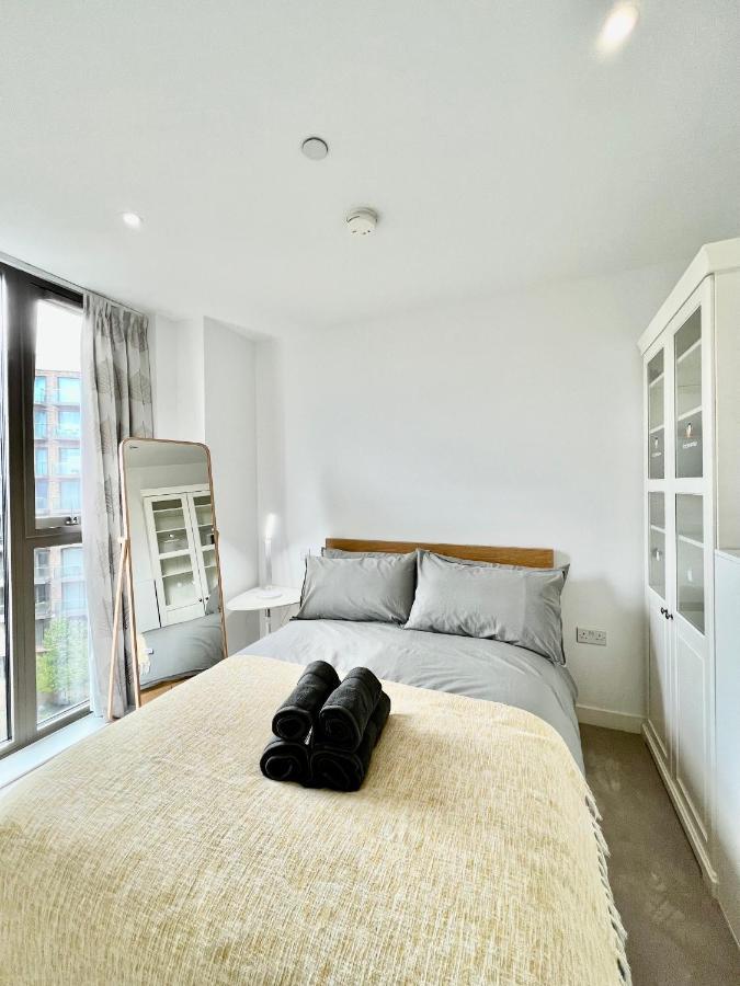 Luxury 2 Bedroom 2 Bathroom Apartment - London City Airport מראה חיצוני תמונה