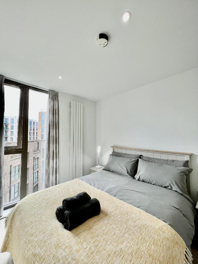 Luxury 2 Bedroom 2 Bathroom Apartment - London City Airport מראה חיצוני תמונה