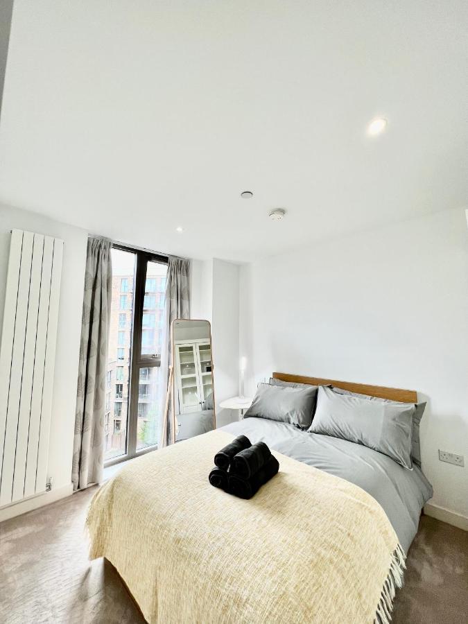 Luxury 2 Bedroom 2 Bathroom Apartment - London City Airport מראה חיצוני תמונה