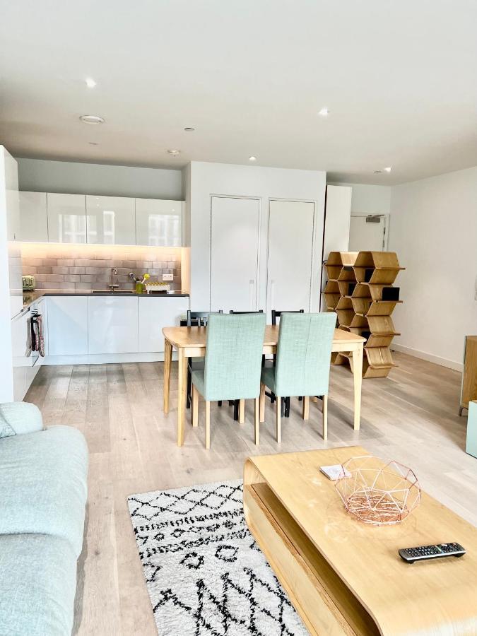 Luxury 2 Bedroom 2 Bathroom Apartment - London City Airport מראה חיצוני תמונה