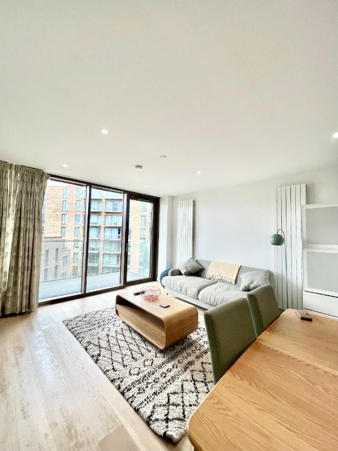 Luxury 2 Bedroom 2 Bathroom Apartment - London City Airport מראה חיצוני תמונה