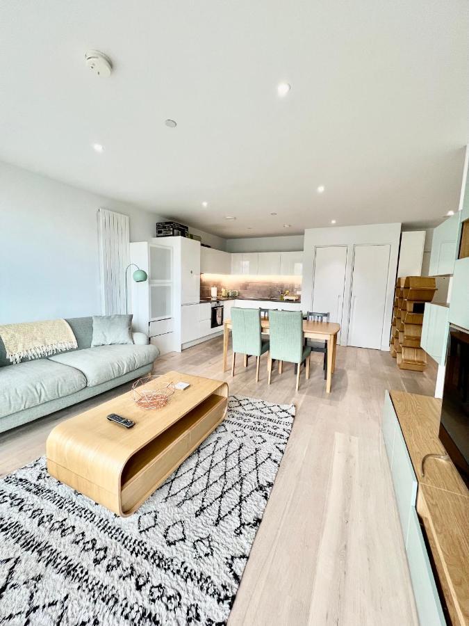 Luxury 2 Bedroom 2 Bathroom Apartment - London City Airport מראה חיצוני תמונה